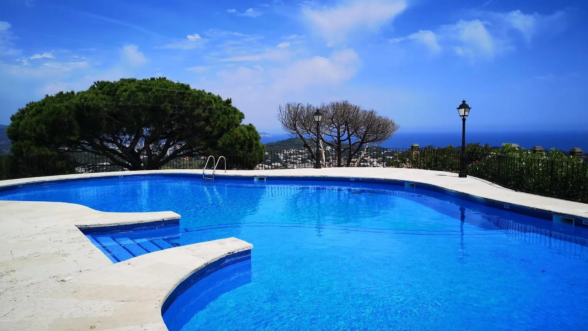 Lloguer 30 Grumet Piscina Y Parquing Sant Feliu de Guíxols 0*,  İspanya